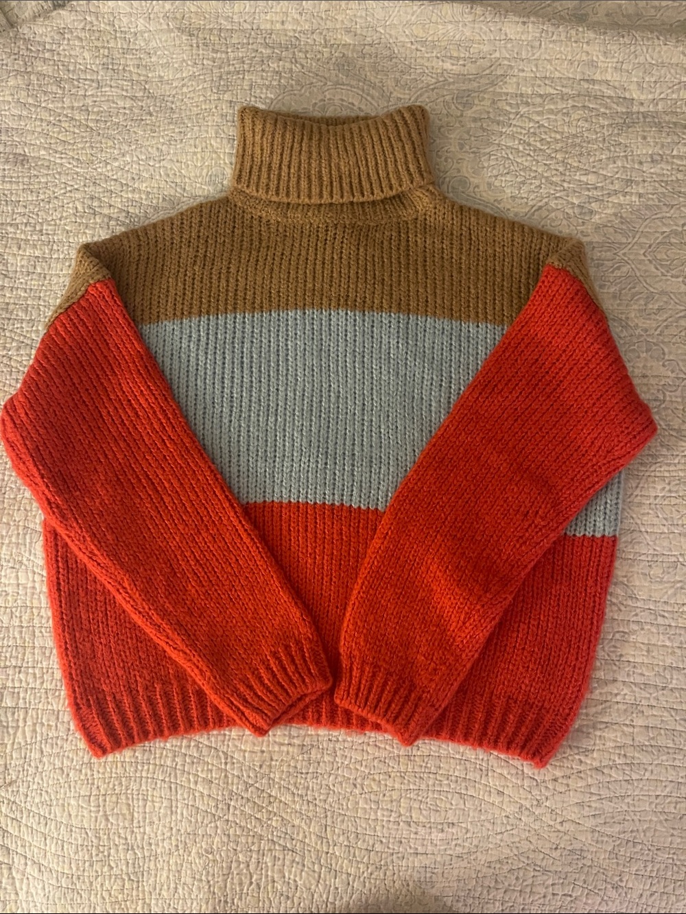 Listicle -Colorblock off shoulders cropped Turtleneck Sweater Red,Tan,light Blue